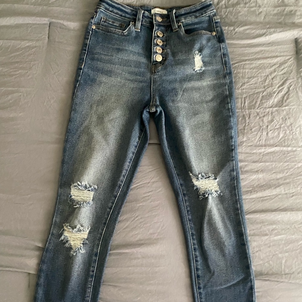High waisted jeans